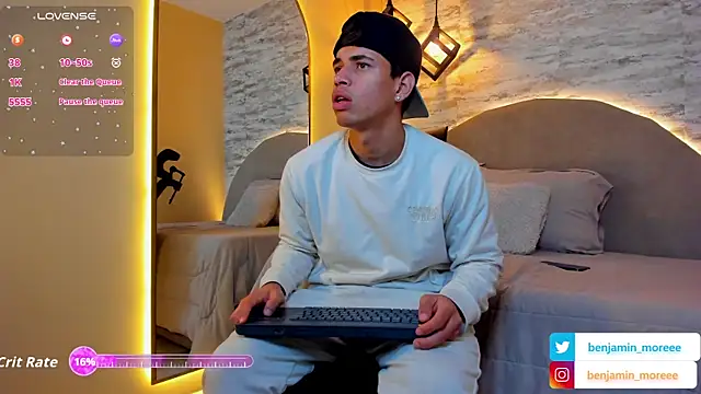 Snapshot of Benjamin_More chatting on 09/24/25, 11:50 Benjamin More online show from 09/24/25, 11:50