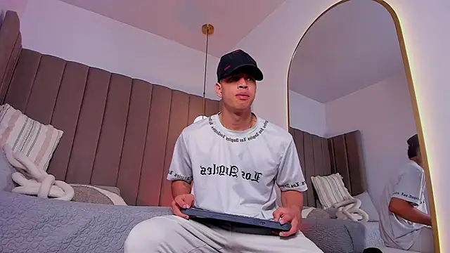 Benjamin More online show from 06/13/26, 03:04