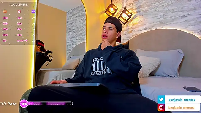 Snapshot of Benjamin_More chatting on 10/02/25, 10:51 Benjamin More online show from 10/02/25, 10:51