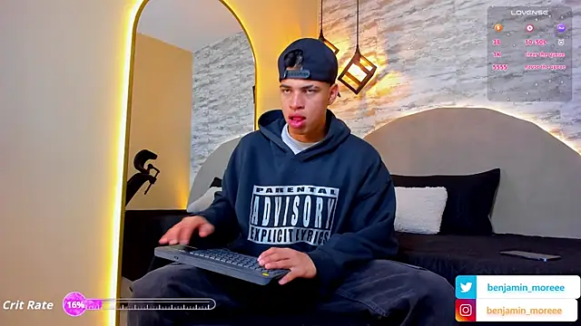 Snapshot of Benjamin_More chatting on 10/09/25, 11:22 Benjamin More online show from 10/09/25, 11:22