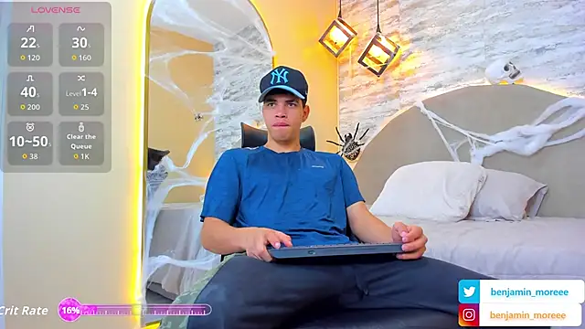 Snapshot of Benjamin_More chatting on 10/29/25, 01:10 Benjamin More online show from 10/29/25, 01:10