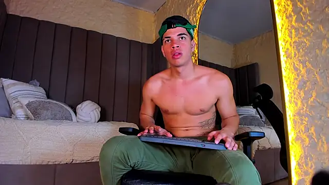 Snapshot of Benjamin_More chatting on 12/15/25, 03:45 Benjamin More online show from 12/15/25, 03:45