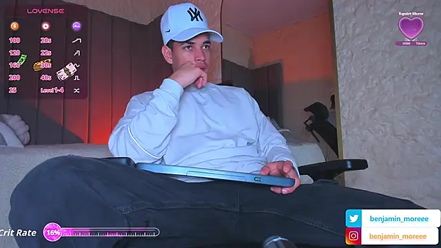 Snapshot of Benjamin_More chatting on 11/23/25, 07:57 Benjamin More online show from 11/23/25, 07:57