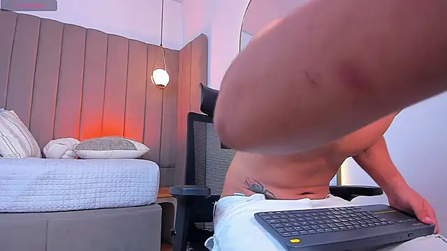 Benjamin More online show from 05/18/26, 04:07