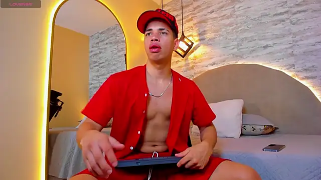 Snapshot of Benjamin_More chatting on 10/14/25, 11:11 Benjamin More online show from 10/14/25, 11:11