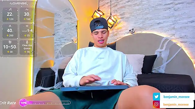 Snapshot of Benjamin_More chatting on 10/26/25, 11:21 Benjamin More online show from 10/26/25, 11:21