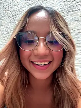 MelanieRoah online show from 04/02/26, 07:09