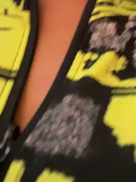 MelanieRoah online show from 10/22/25, 01:10