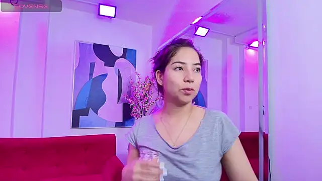 Ema louis  online show from 03/10/25, 12:38