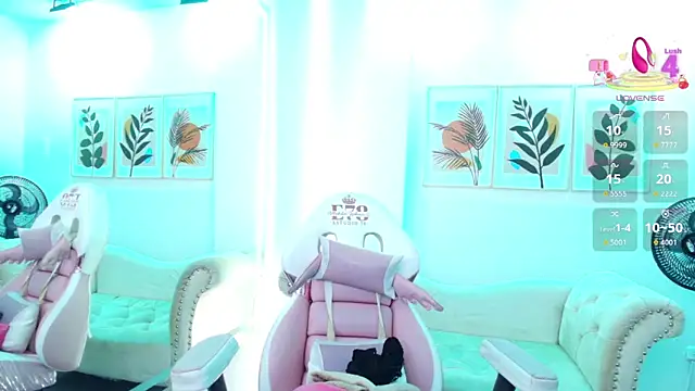 Ema louis  online show from 04/07/26, 07:48