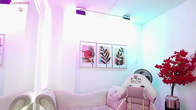 Ema louis  online show from 03/13/26, 12:32