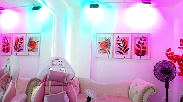 Ema louis  online show from 04/02/26, 07:09