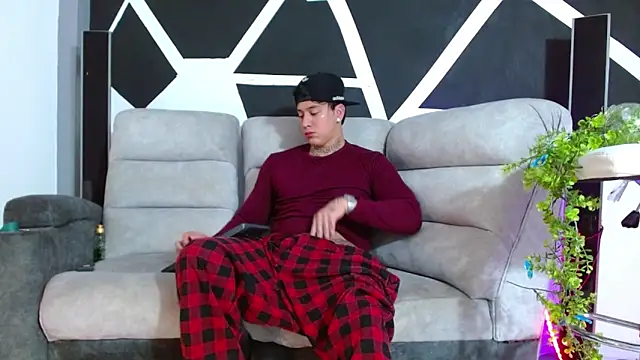 JUSTIN FULLER1 online show from 11/17/25, 05:17