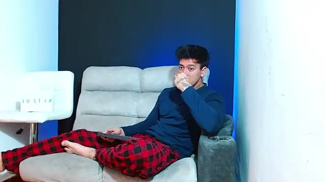 JUSTIN FULLER1 online show from 02/17/26, 06:54