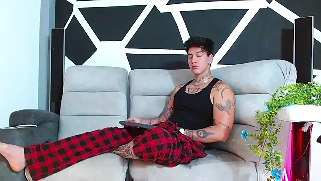 JUSTIN FULLER1 online show from 11/28/25, 09:59