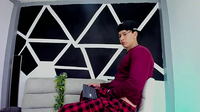 JUSTIN FULLER1 online show from 11/03/25, 05:27