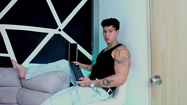 JUSTIN FULLER1 online show from 11/01/25, 07:30