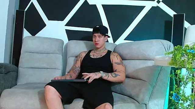 JUSTIN FULLER1 online show from 11/12/25, 09:07