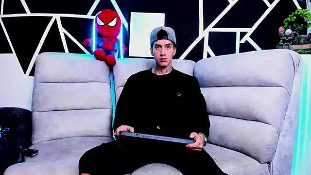 JUSTIN FULLER1 online show from 03/22/25, 06:36