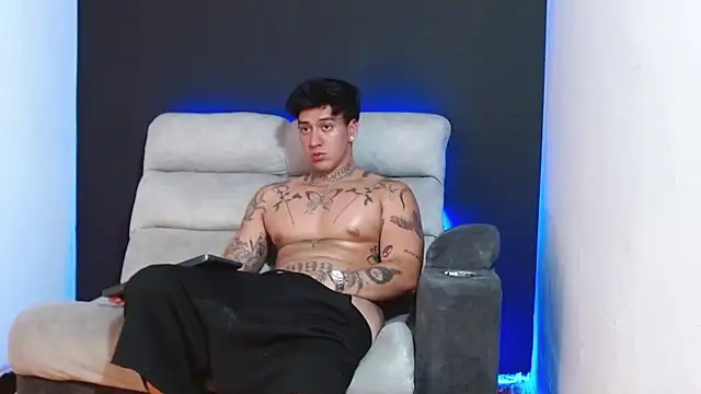 JUSTIN FULLER1 online show from 12/20/25, 08:28