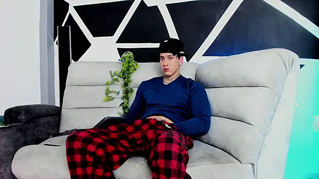 JUSTIN FULLER1 online show from 10/25/25, 05:02