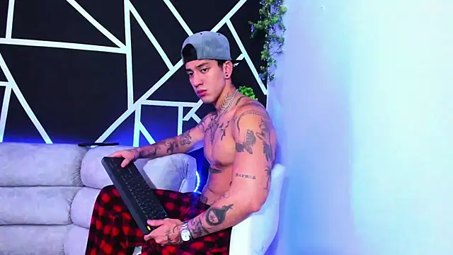 JUSTIN FULLER1 online show from 02/06/25, 03:20