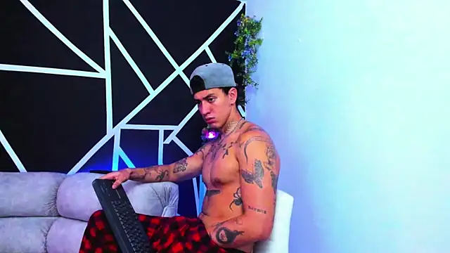 JUSTIN FULLER1 online show from 02/09/25, 02:29