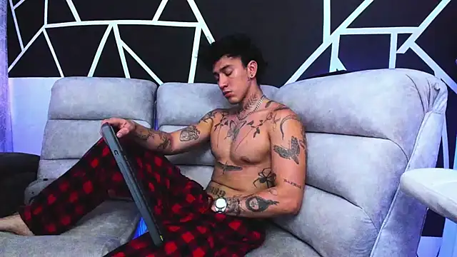 JUSTIN FULLER1 online show from 02/09/25, 08:34