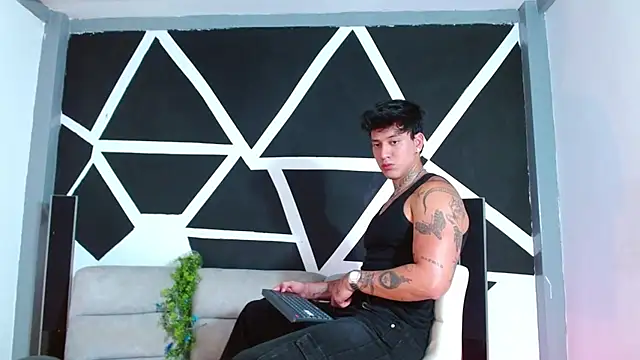 JUSTIN FULLER1 online show from 11/26/25, 04:07