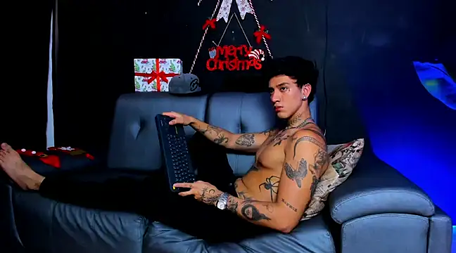 JUSTIN FULLER1 online show from 12/11/24, 03:58