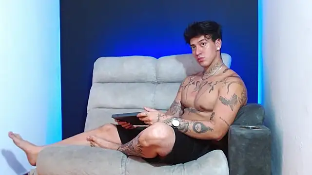 JUSTIN FULLER1 online show from 12/20/25, 08:44