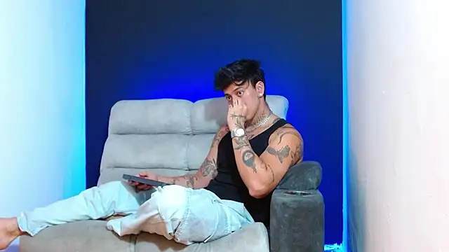 JUSTIN FULLER1 online show from 12/21/25, 03:36