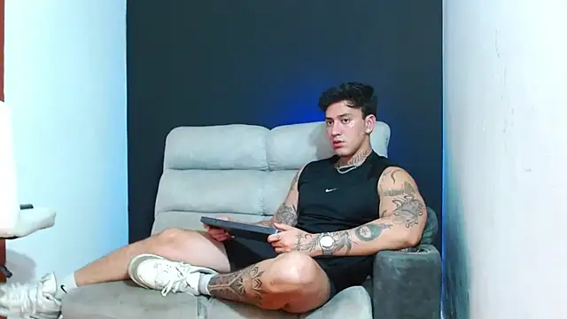 Snapshot of JUSTIN_FULLER1 chatting on 07/12/26, 04:13 JUSTIN FULLER1 online show from 07/12/26, 04:13