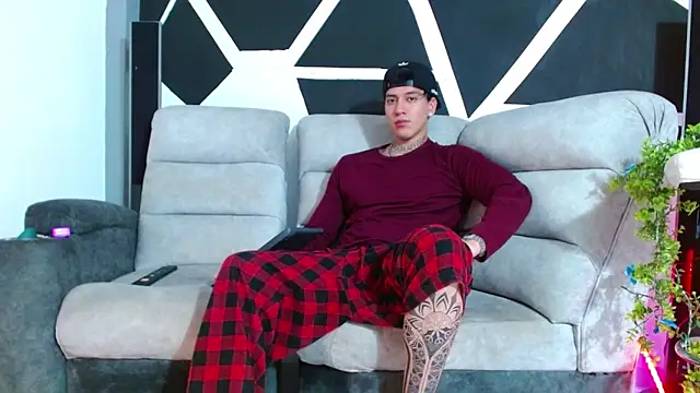 JUSTIN FULLER1 online show from 11/20/25, 08:42