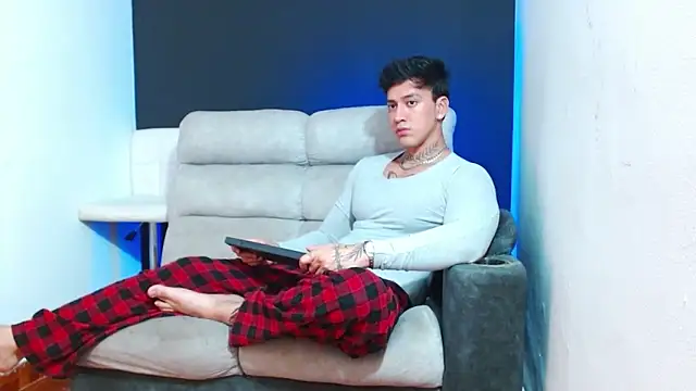 JUSTIN FULLER1 online show from 04/12/26, 12:36