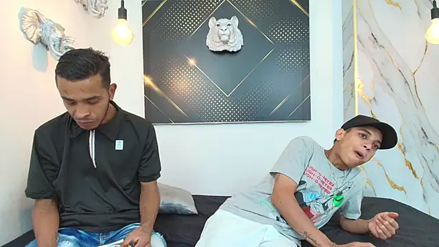 Snapshot of JordanAndAndrew chatting on 09/25/25, 08:04 JordanAndAndrew online show from 09/25/25, 08:04