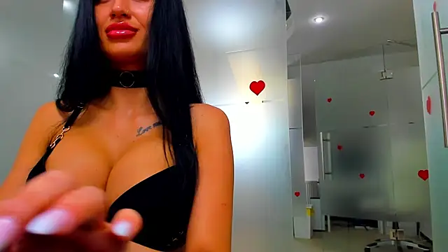 Queenrafaella online show from 06/17/26, 11:09