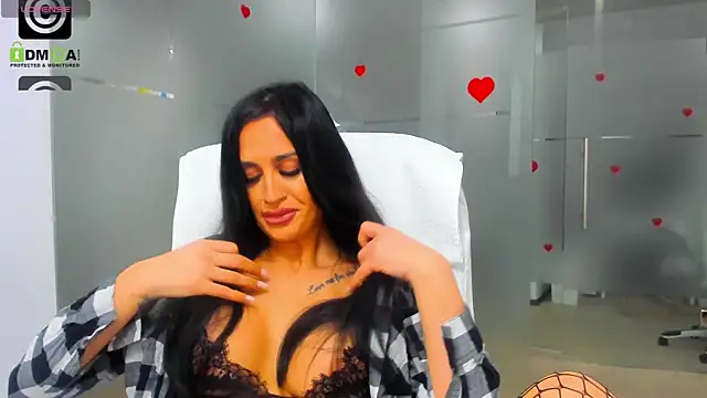 Snapshot of Queenrafaella chatting on 02/27/26, 03:01 Queenrafaella online show from 02/27/26, 03:01