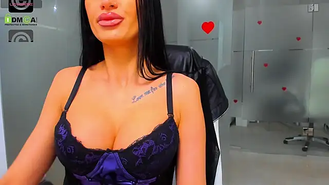 Snapshot of Queenrafaella chatting on 02/27/26, 02:56 Queenrafaella online show from 02/27/26, 02:56