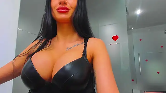 Queenrafaella online show from 05/29/26, 04:07