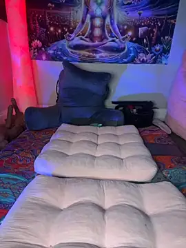 redbonejada online show from 11/17/25, 05:28