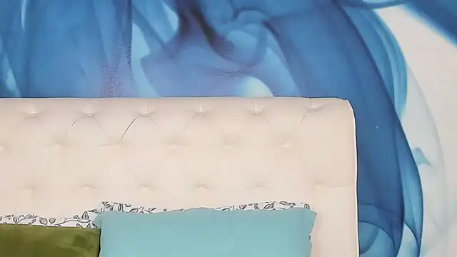 SkinnyDolly online show from 11/30/25, 03:07