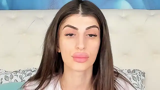 SkinnyDolly online show from 12/05/25, 03:16