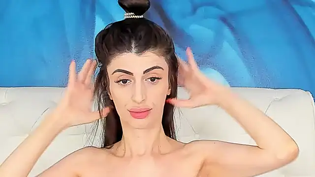 SkinnyDolly online show from 02/02/26, 10:09