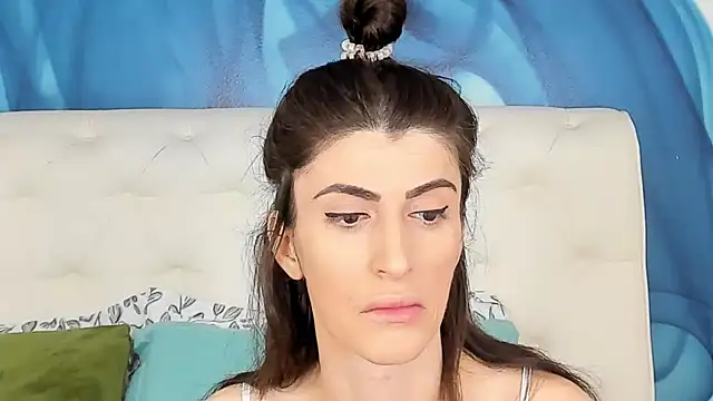 SkinnyDolly online show from 11/03/25, 03:12