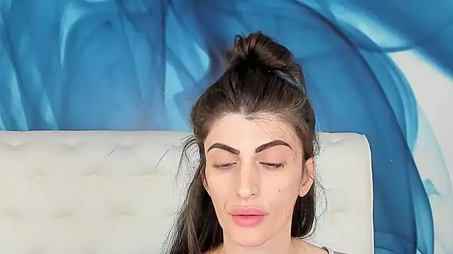 SkinnyDolly online show from 10/10/25, 02:01