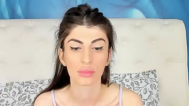 SkinnyDolly online show from 10/24/25, 02:10