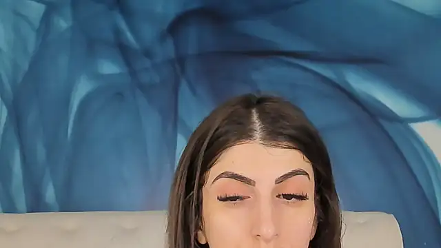 SkinnyDolly online show from 11/23/25, 03:05