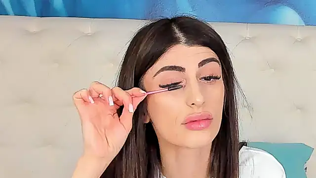 SkinnyDolly online show from 02/18/26, 11:01