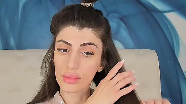 SkinnyDolly online show from 12/14/25, 03:02